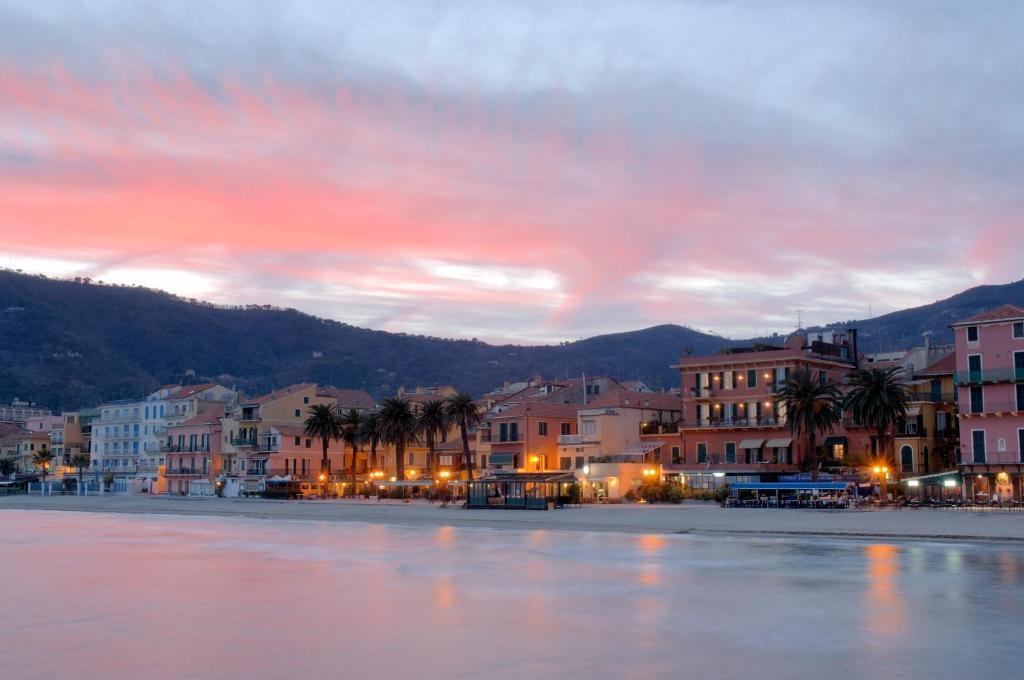 Aparthotel Residenza Le Terrazze à Alassio Extérieur photo